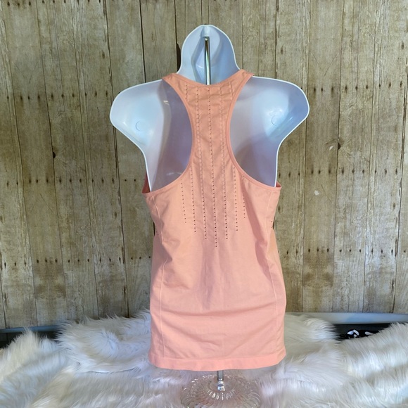 🌿HOST PICK🌿Fabletics Seamless Racerback Tank - Picture 5 of 10